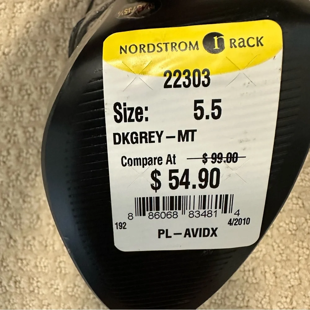 BCBG New Without Box Strappy Platform Snake Pattern Silver Heels Size 5.5! - Picture 6 of 9